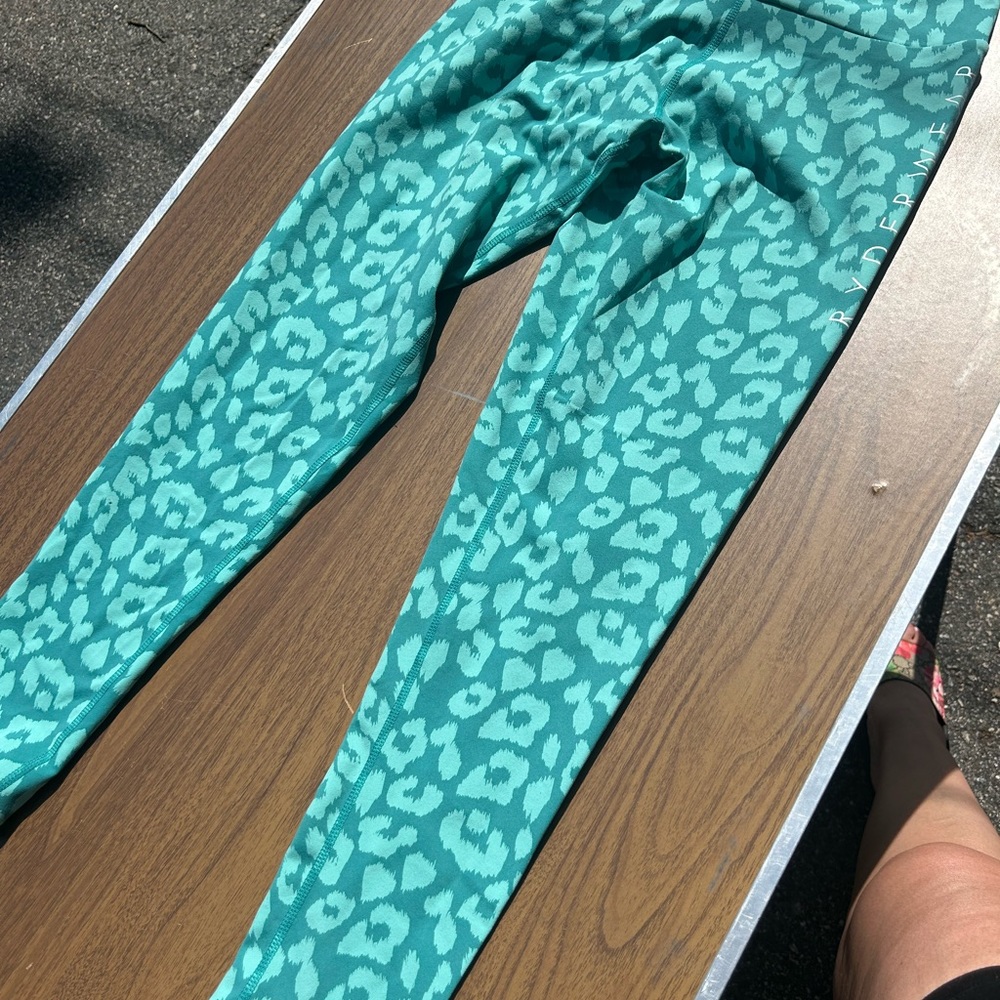 Ryderwear mint leopard print scrunch booty legging